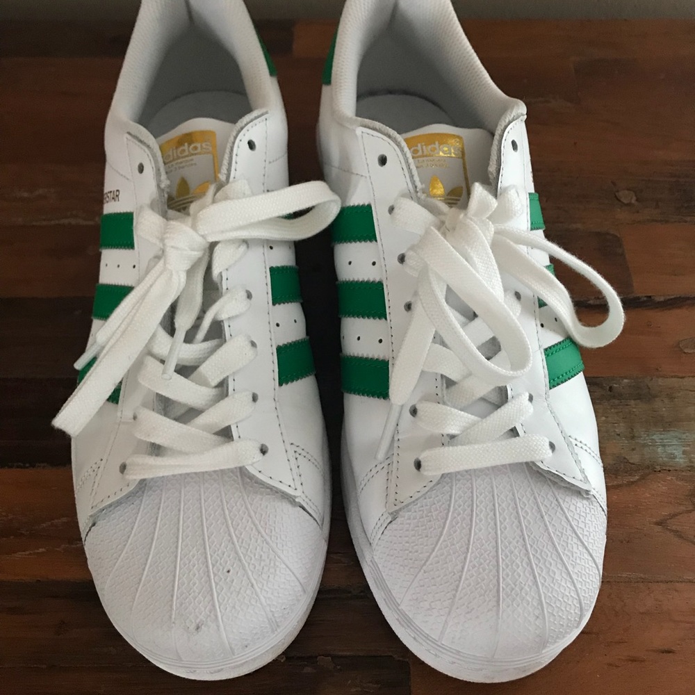 Adidas Superstar w/ green stripe